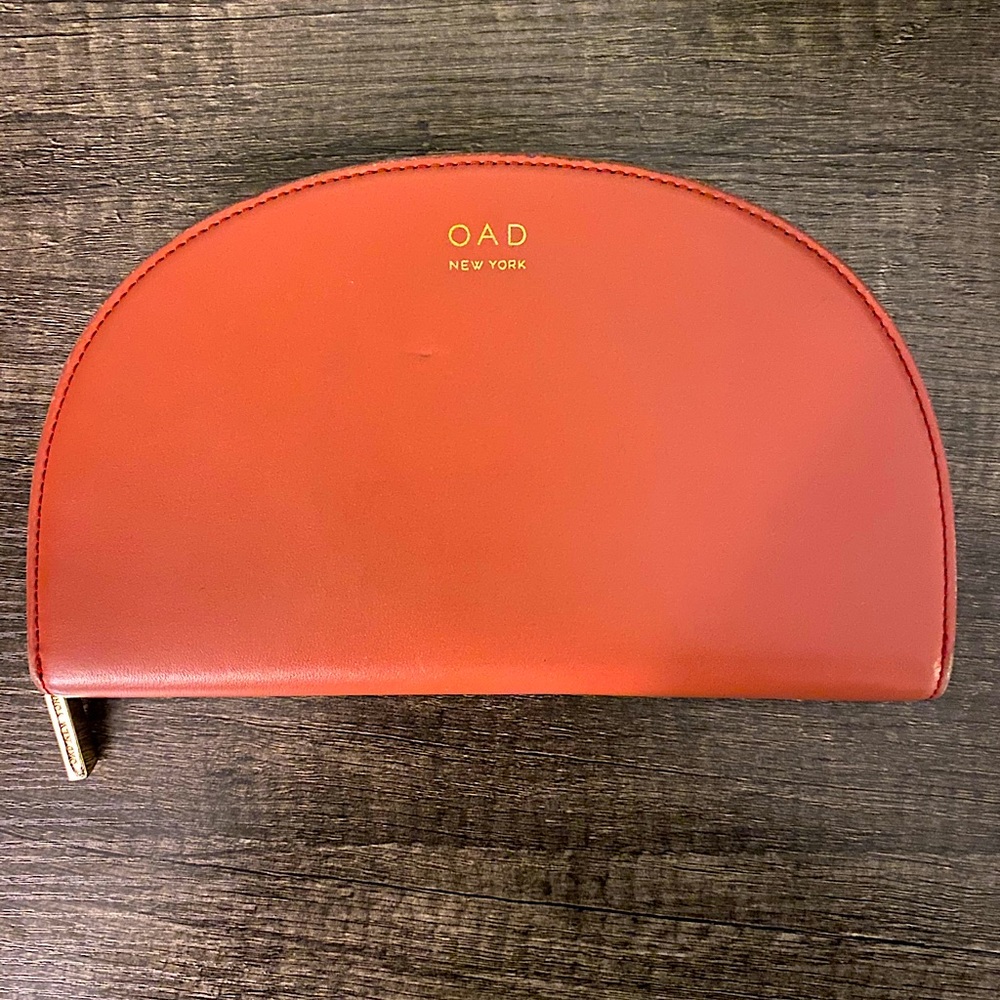 Wallet/clutch with mirror